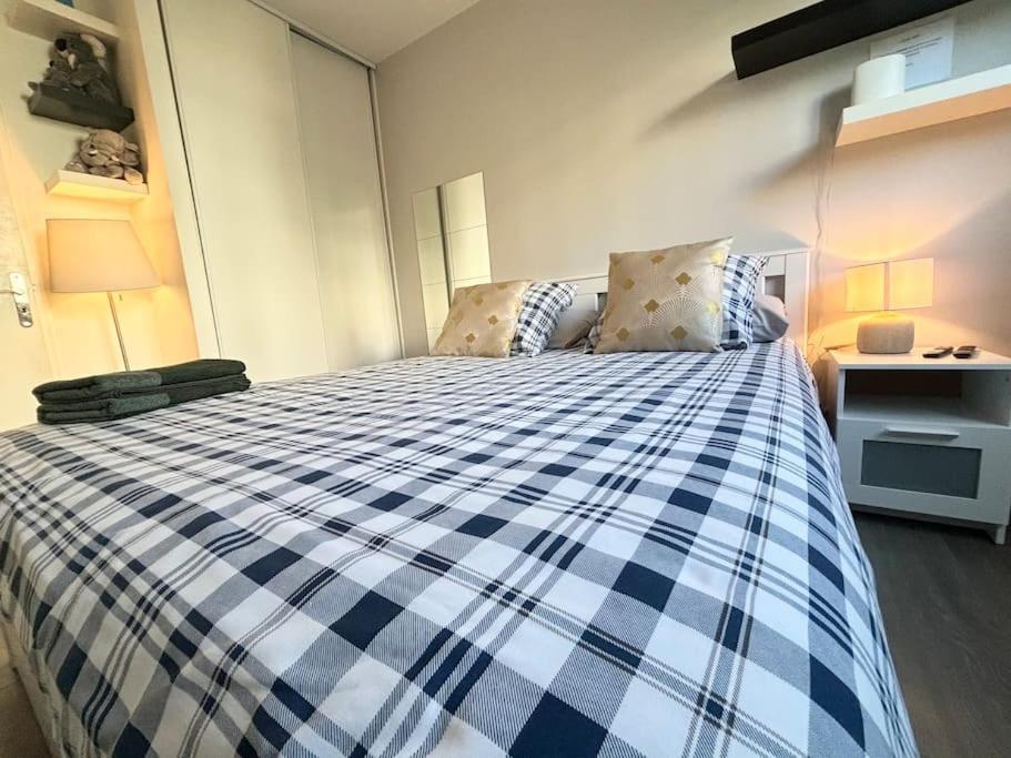 Appartement Confort Avec Balcon - Champigny المظهر الخارجي الصورة
