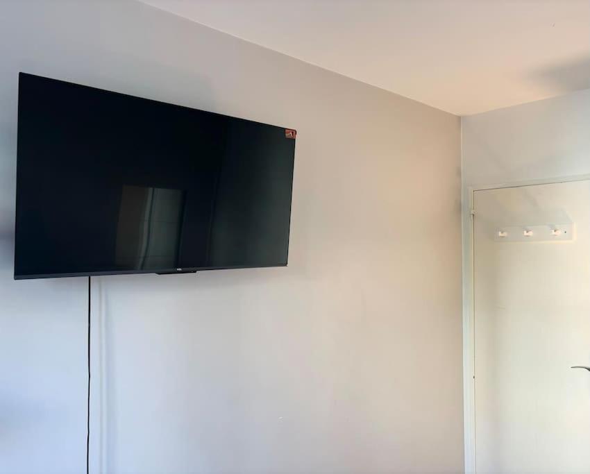 Appartement Confort Avec Balcon - Champigny المظهر الخارجي الصورة