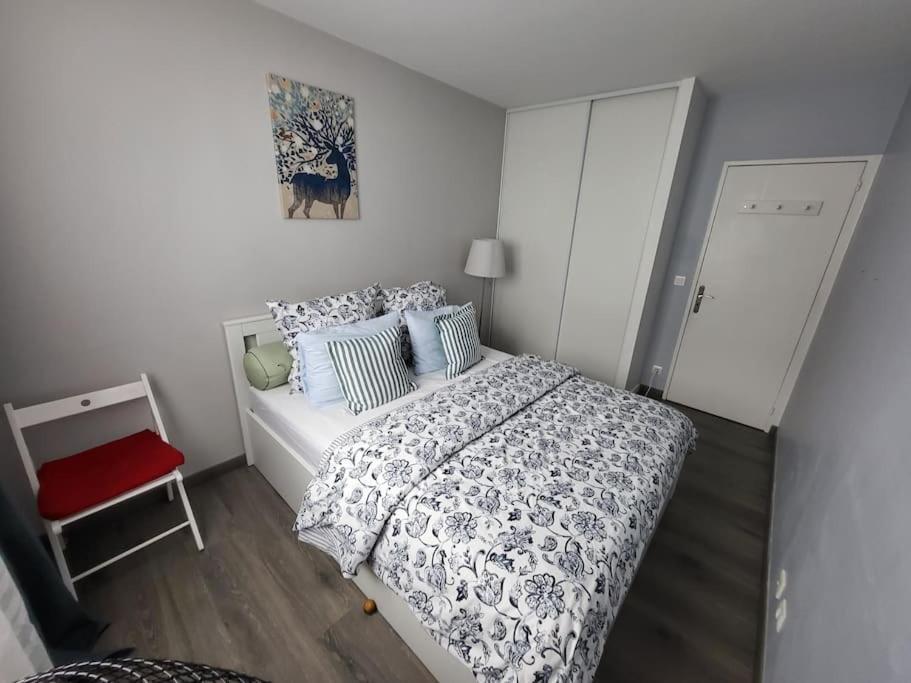 Appartement Confort Avec Balcon - Champigny المظهر الخارجي الصورة