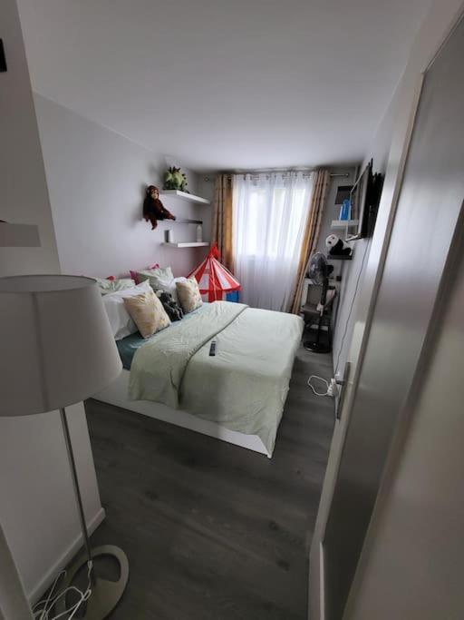 Appartement Confort Avec Balcon - Champigny المظهر الخارجي الصورة